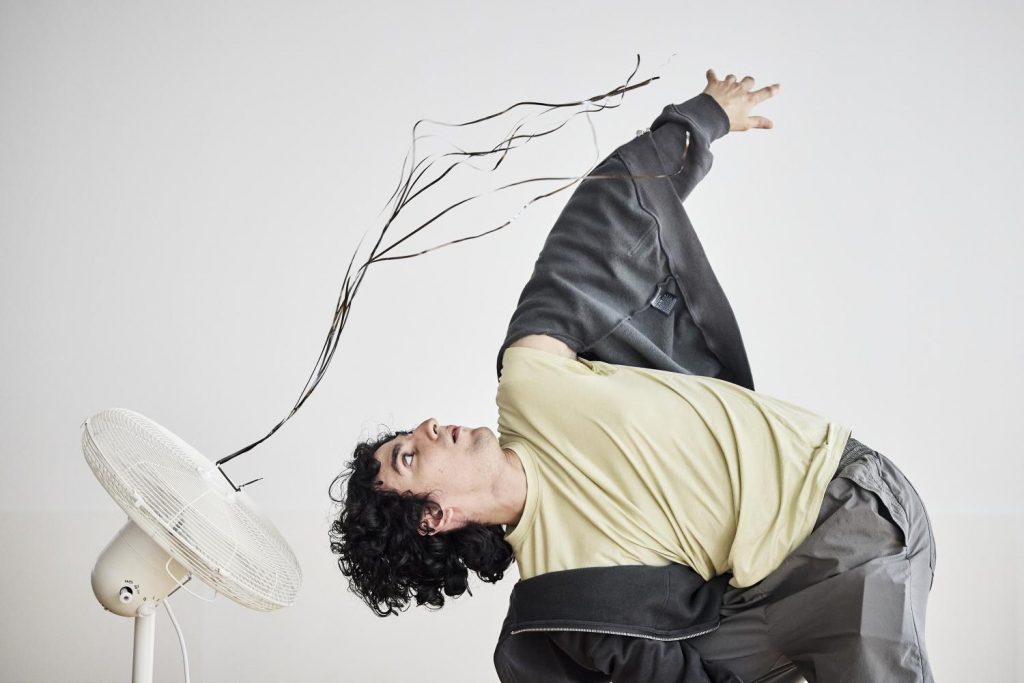 Au bout de ma langue ; Théâtre jeunesse ; Simon Grangeat ; Les Tréteaux de France ; Tal Raveuny